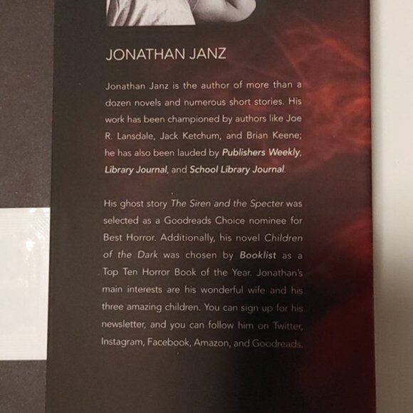 3/$13 *** Host Pick *** Dark Game by Jonathan Janz adult hardcover horror Book - Picture 5 of 8